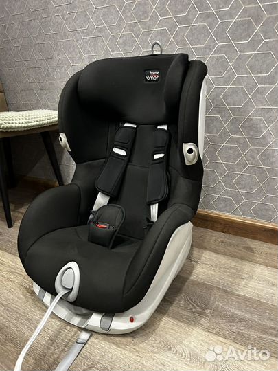 Britax Römer trifix 2 i-size (9-18 кг)