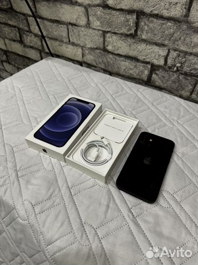 iPhone 12, 64 ГБ