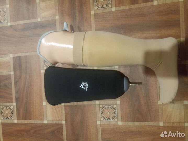 Протез левой ноги