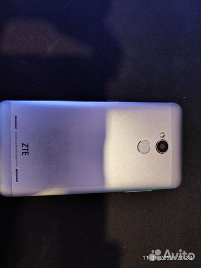Телефон ZTE blade v7