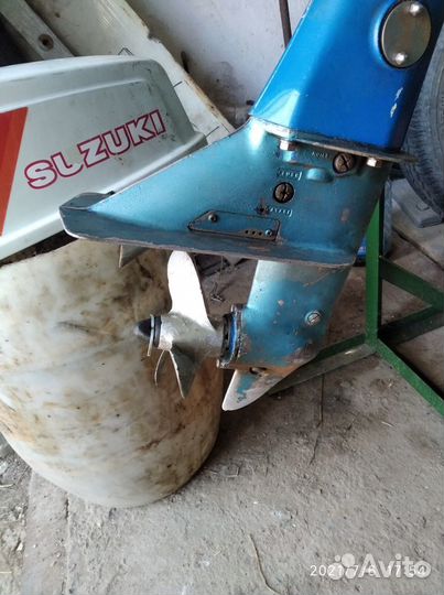 Лодочный мотор Сузуки дт 8 на запчасти целиком