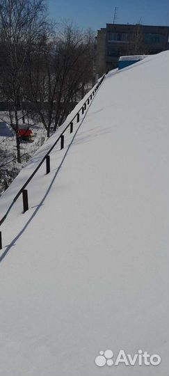 Уборка снега с кровли частных котеджей, домов, дач