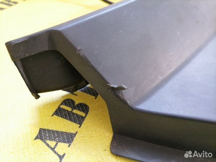 Жабо (решетка стеклоочистителя) Brilliance V5