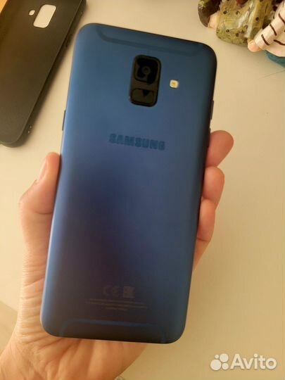 Samsung Galaxy A6, 4/32 ГБ