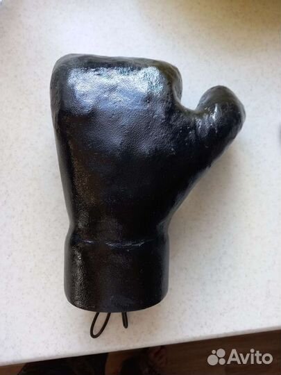 Перчатка боксерская металлическая