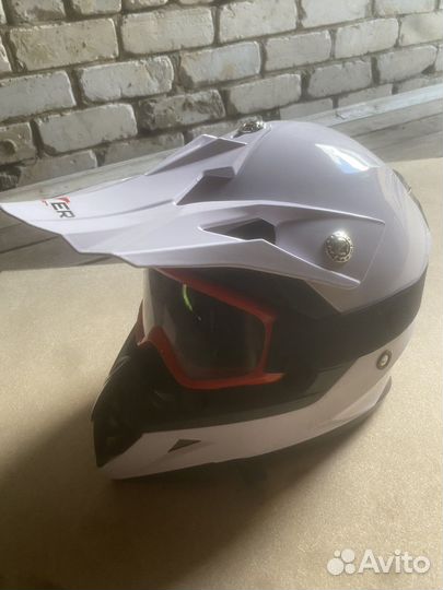 Кроссовый шлем