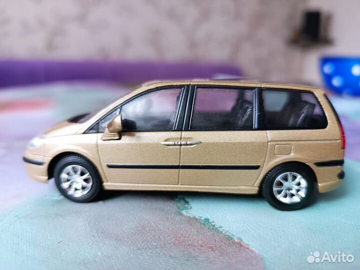 Модель Пежо 807 масштаб 1:43