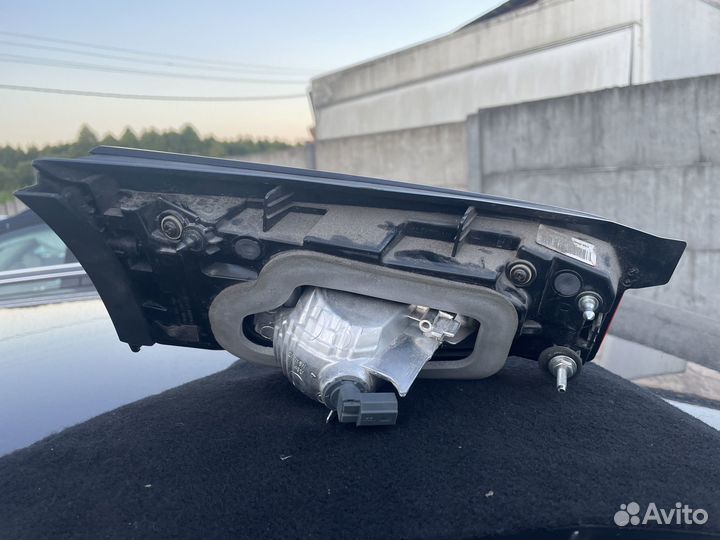 Фонарь крышки багажника правый Mazda CX9 USA