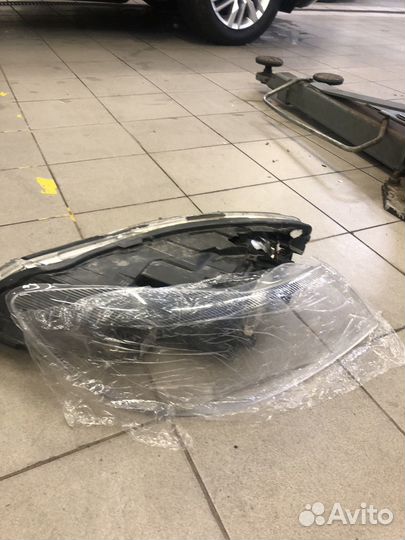 Фара правая ксенон поворотная Skoda A5 рест
