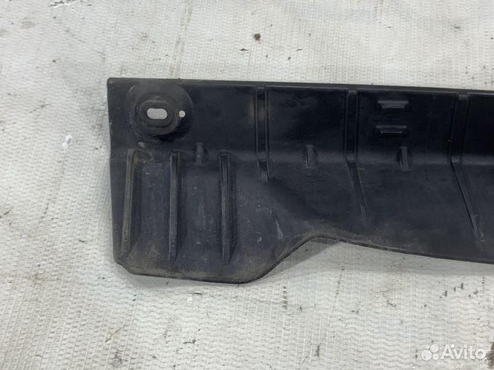 Уплотнитель крыла пер прав CX-9