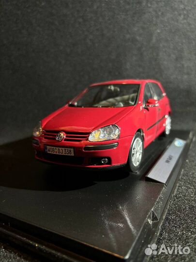 Модели автомобилей 1/18 VW Golf V