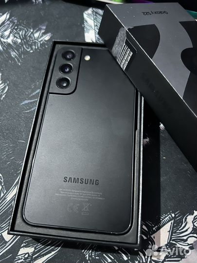Samsung Galaxy S22, 8/256 ГБ