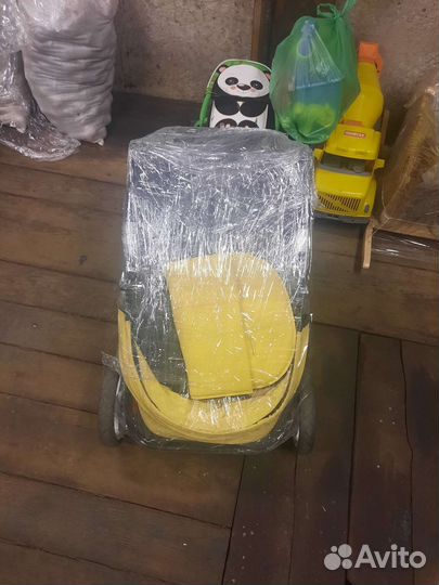 Прогулочная детская коляска