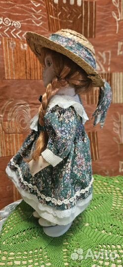 Кукла фарфоровая коллекционная