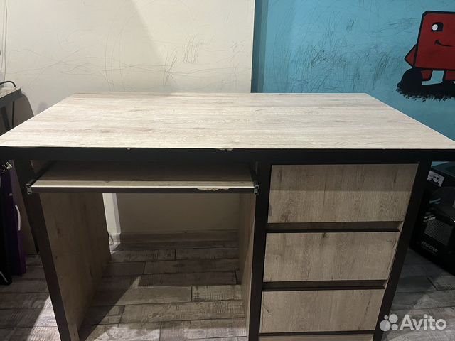 Компьютерный стол