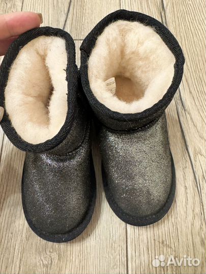 Пакет одежды и обови для Юли