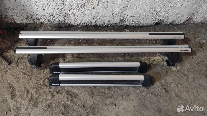 Багажник MontBlanc с креплениями для лыж Thule