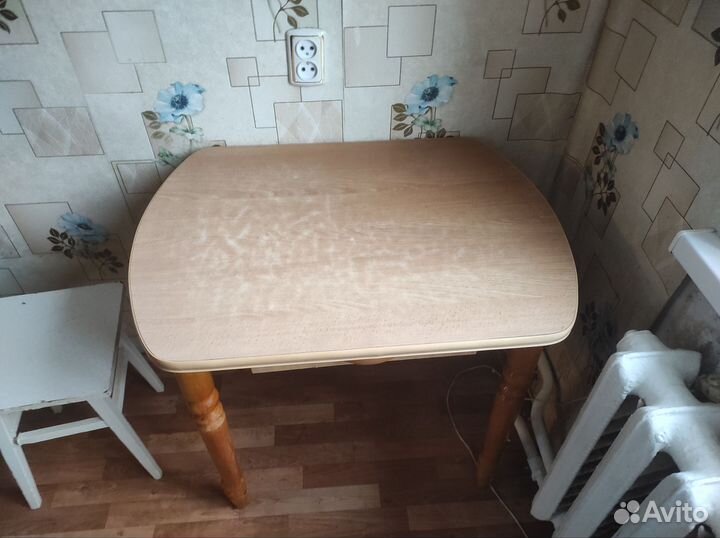 Отдам старую мебель