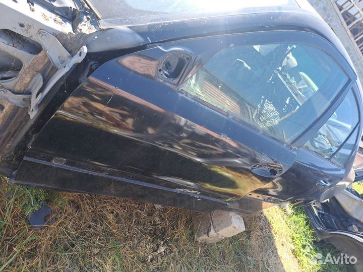 Дверь передний левый Mercedes W211