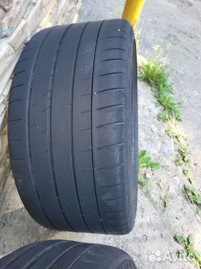 Michelin Pilot Sport 4 S 225/40 R19 и 255/35 R19 93Y