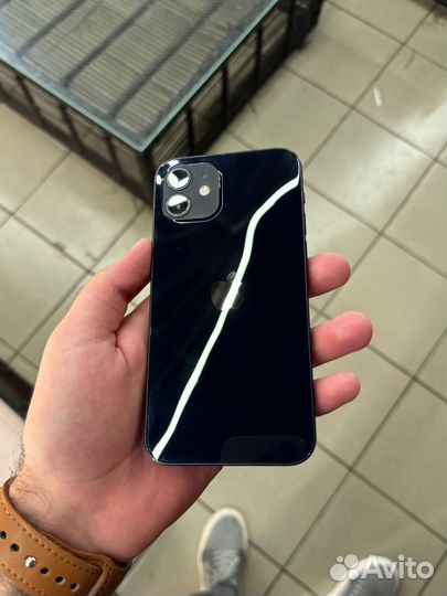 iPhone 12, 64 ГБ