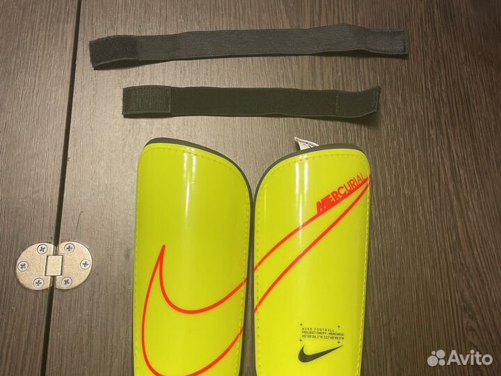 Футбольные щитки Nike Mercurial