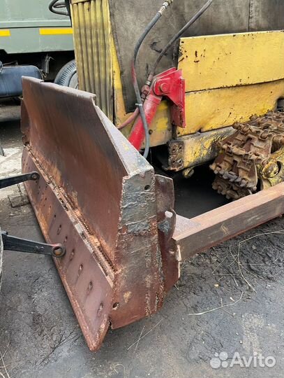 Запчасти на трактор дт 75