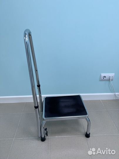 Ступенька с ручкой