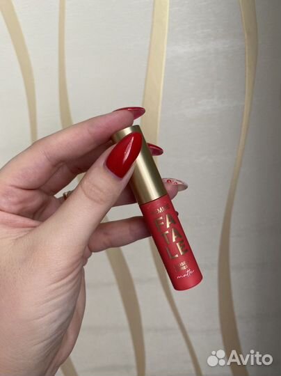 Матовая помада vivienne sabo