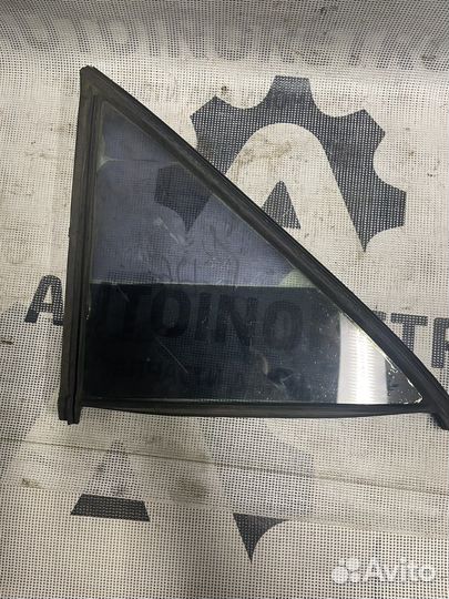 Форточка задней левой двери Mercedes W126