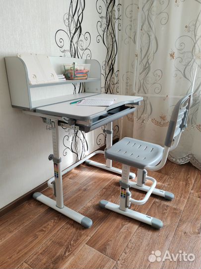 Растущая парта и стул бу