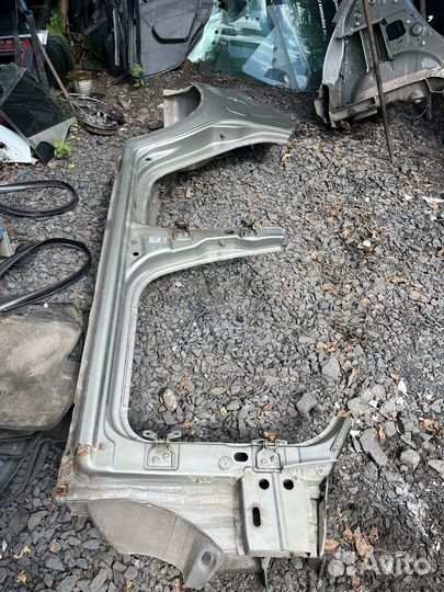 Правый порог короб бок Renault Sandero