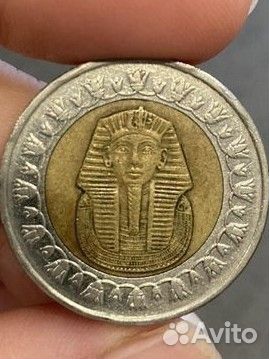 Монета one pound