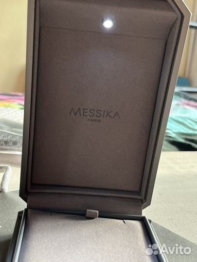 Коробка messika