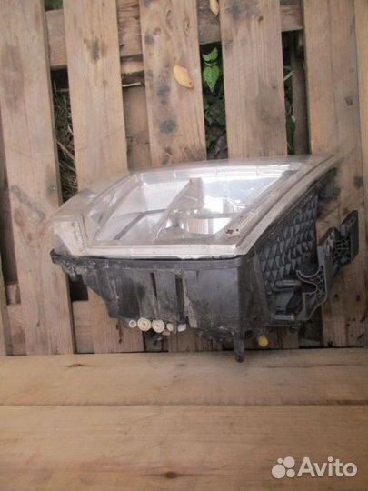 Фара правая Volvo FM13 FH13