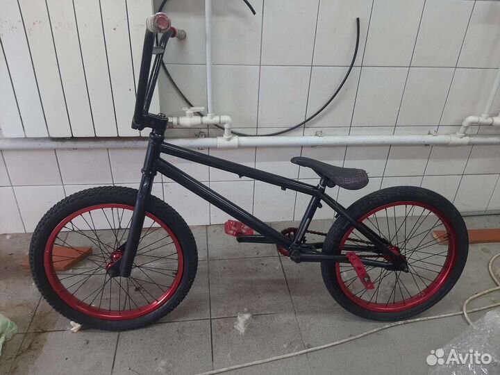 Трюковой велосипед BMX
