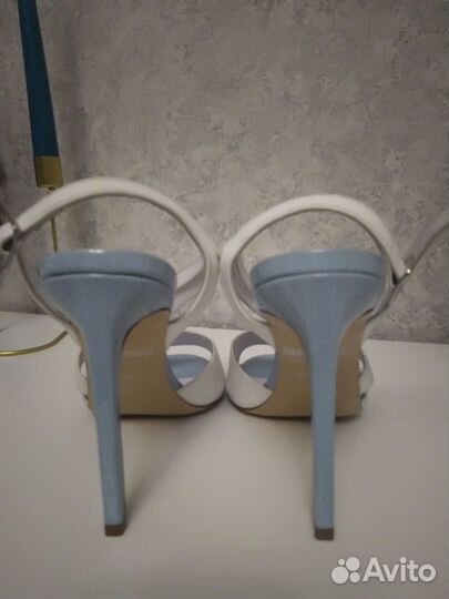 Кожаные новые босоножки justcavalli