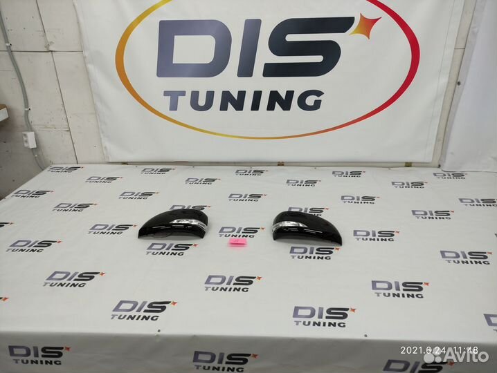 Накладки зеркал с поворотником Lexus LX570 08-11г