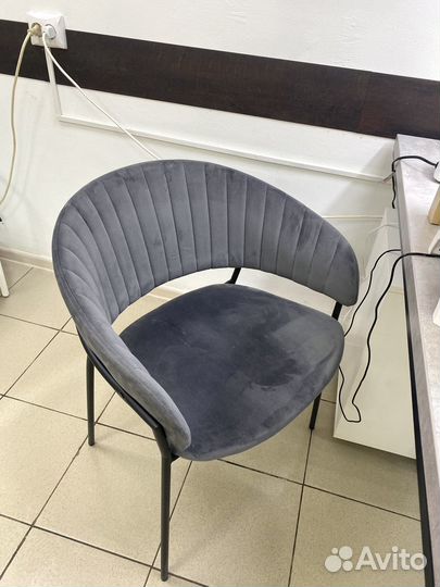 Маникюрный стол с вытяжкой