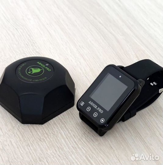 Кнопка вызова персонала и часы, система вызова