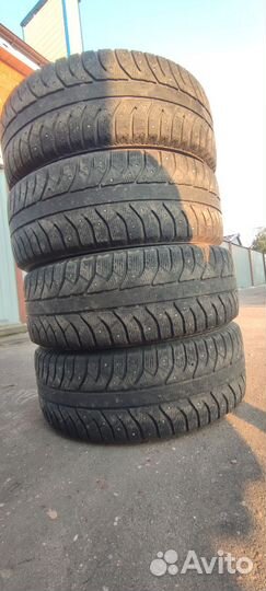 Bridgestone Ice Cruiser 7000 195/60 R15 88T