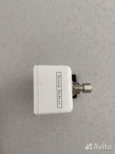 Гитарная педаль буст Red Witch Lily Boost