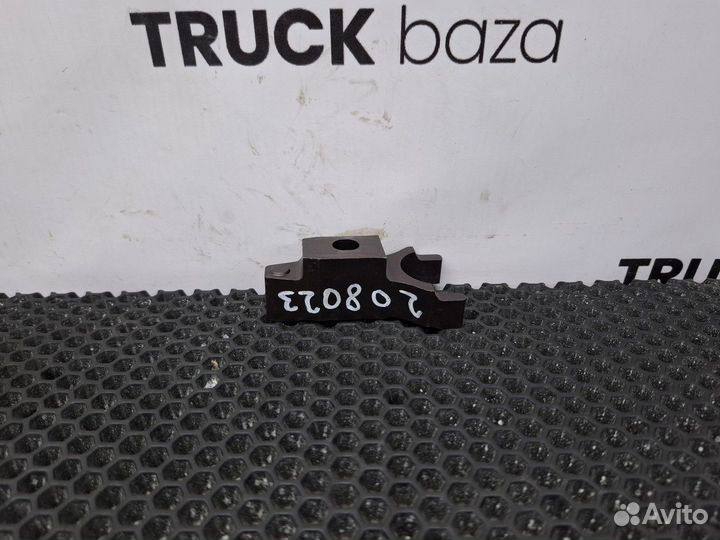 7421801388 Кронштейн форсунки топливной