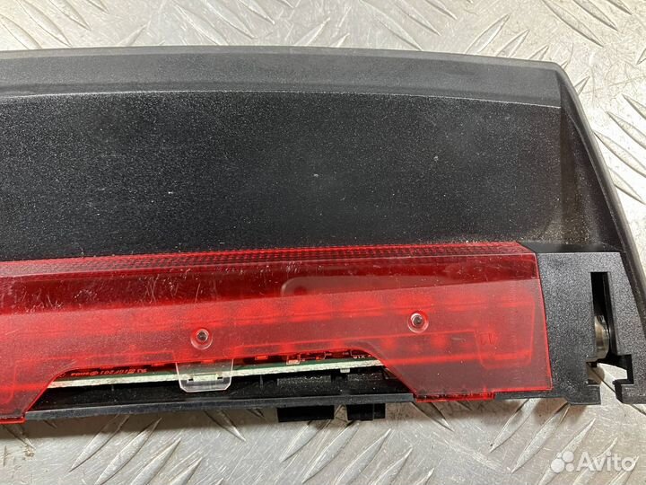 Дополнительный стоп-сигнал Audi A8 D4/4H 2012