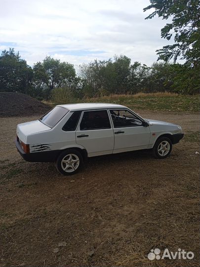 ВАЗ 21099 1.5 МТ, 2001, битый, 299 000 км