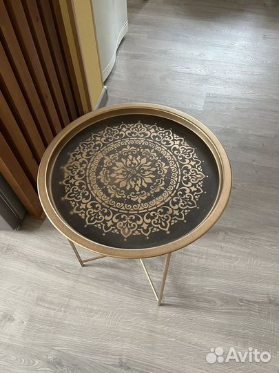 Прикроватный столик, тумба