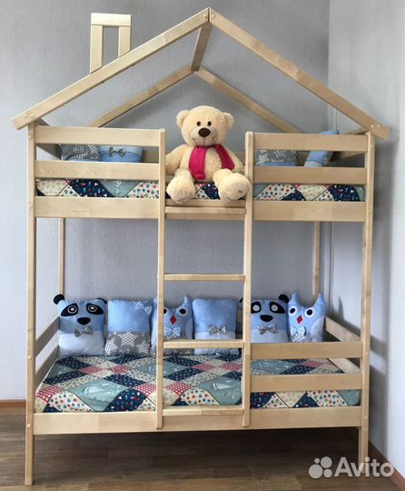 Двухъярусная детская кровать для мальчиков