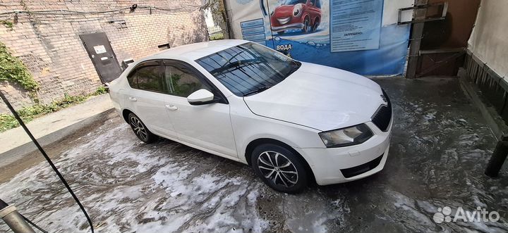 Skoda Octavia 1.6 AT, 2015, 300 000 км