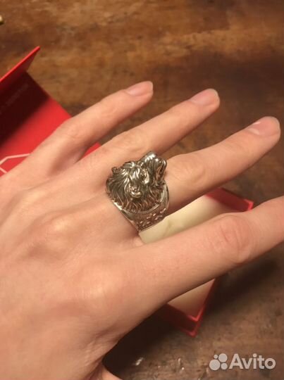 Серебряное кольцо Лев