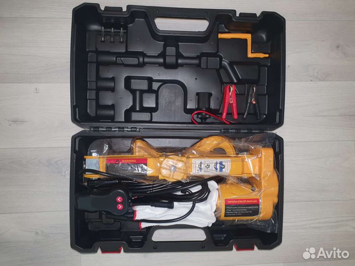 Домкрат элекромеханический